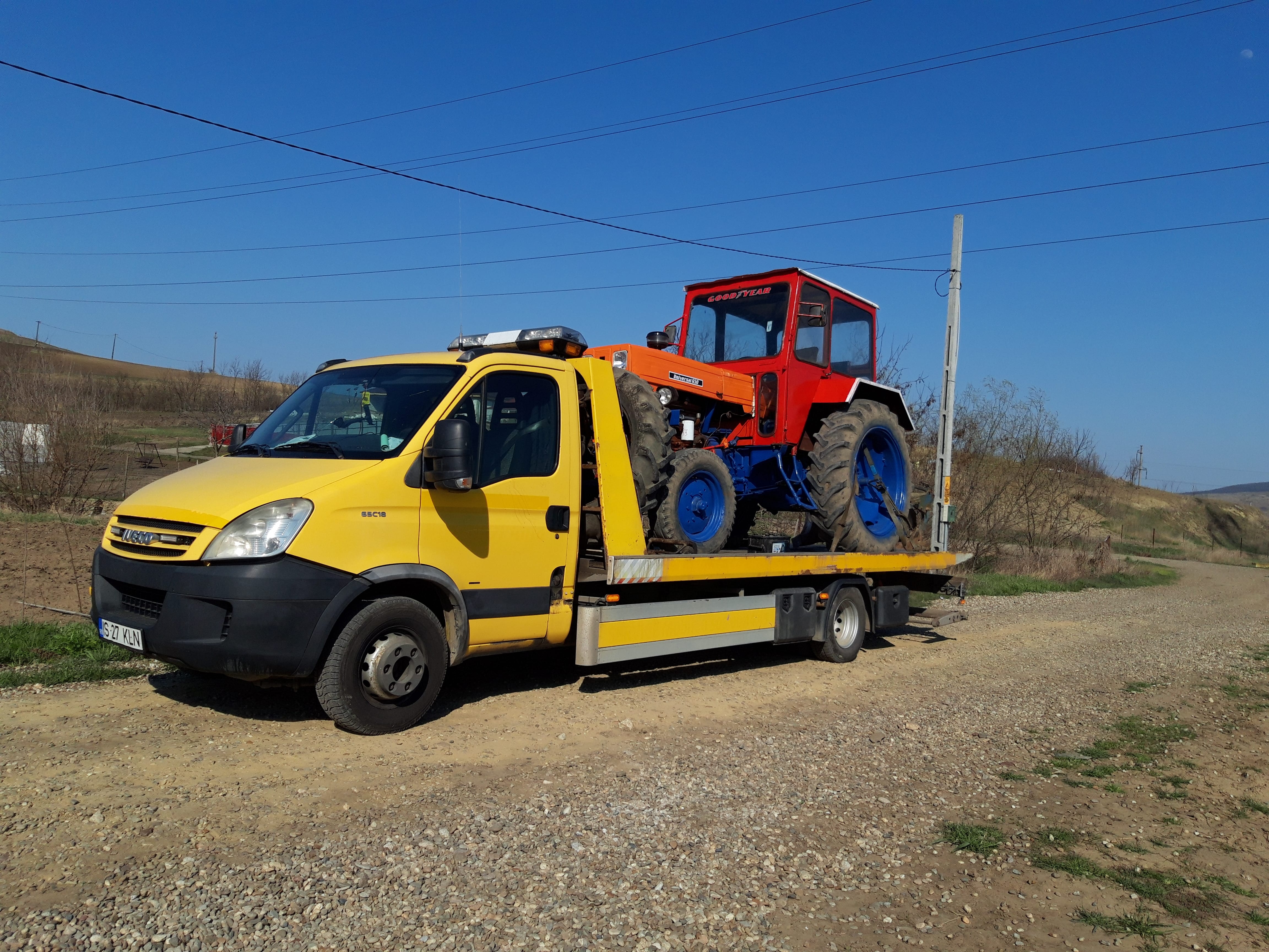 Transport utilaje grele — încărcare cu rampă Iași
