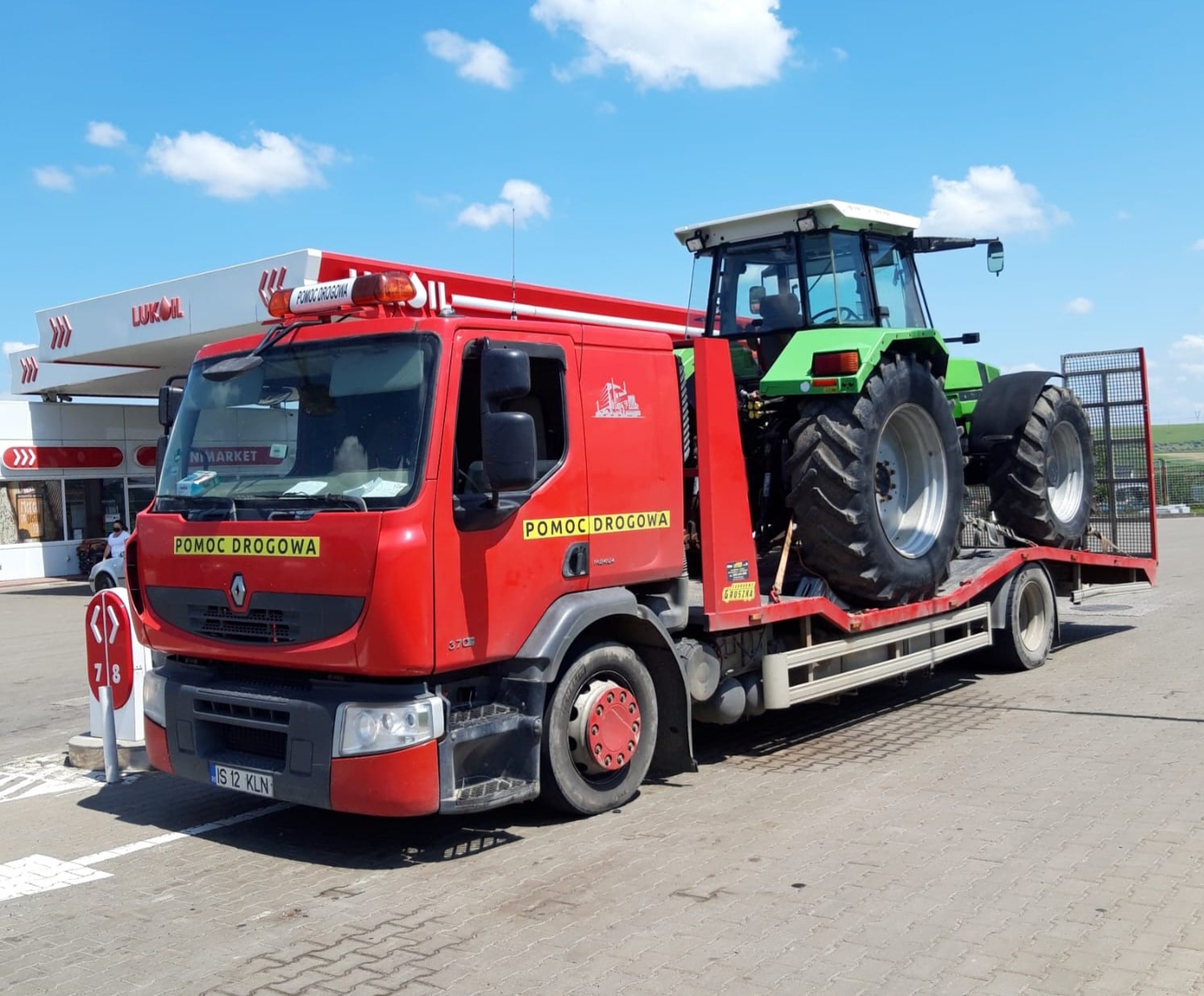 Transport container metalic pe platformă auto Iași
