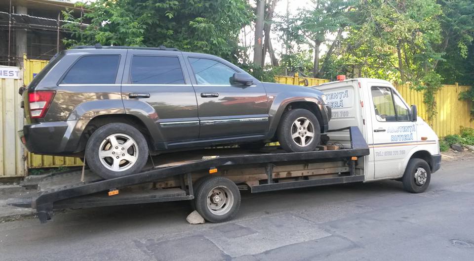 Tractări auto Iași — platformă cu lift