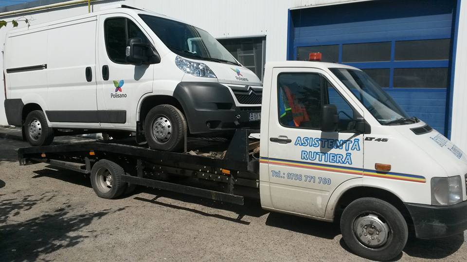 Ridicare mașină avariată cu troliu electric Iași